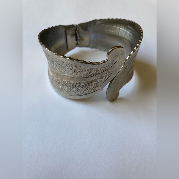 Peacock Feathers Design Clamper Hinged Bracelet Vintage - Picture 2 of 12